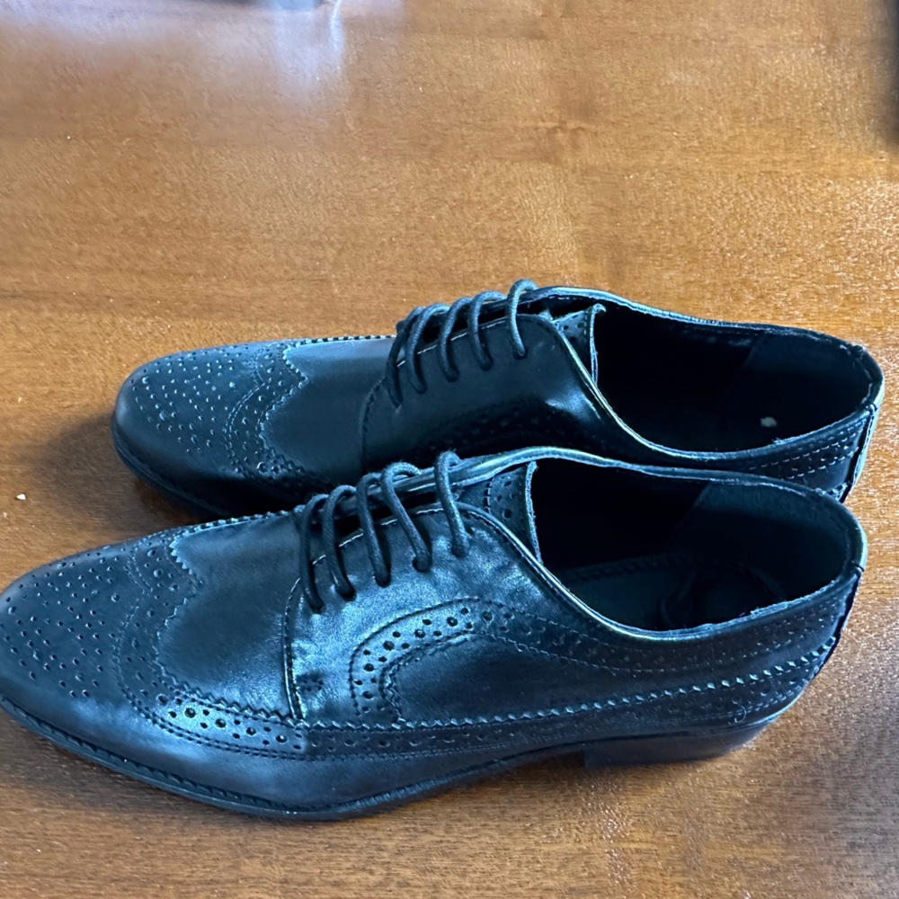 ASOS 7.5 us black oxfords. Never worn like new